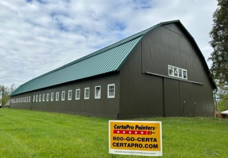 Large Barn Painting in Cedar Rapids, IA