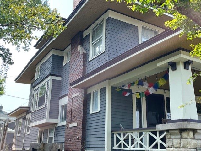 windows trim and siding repaint Preview Image 2