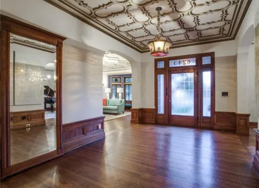 interior home entryway with hanging light fixture Preview Image 12