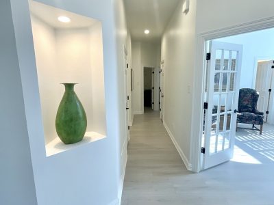 home foyer with wall niche