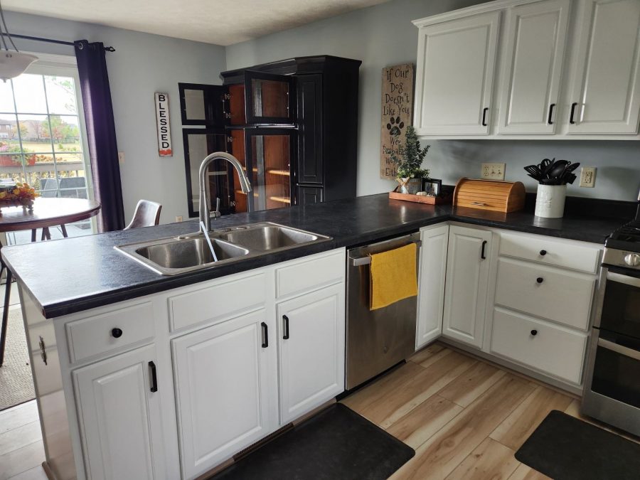 white cabinets Preview Image 2