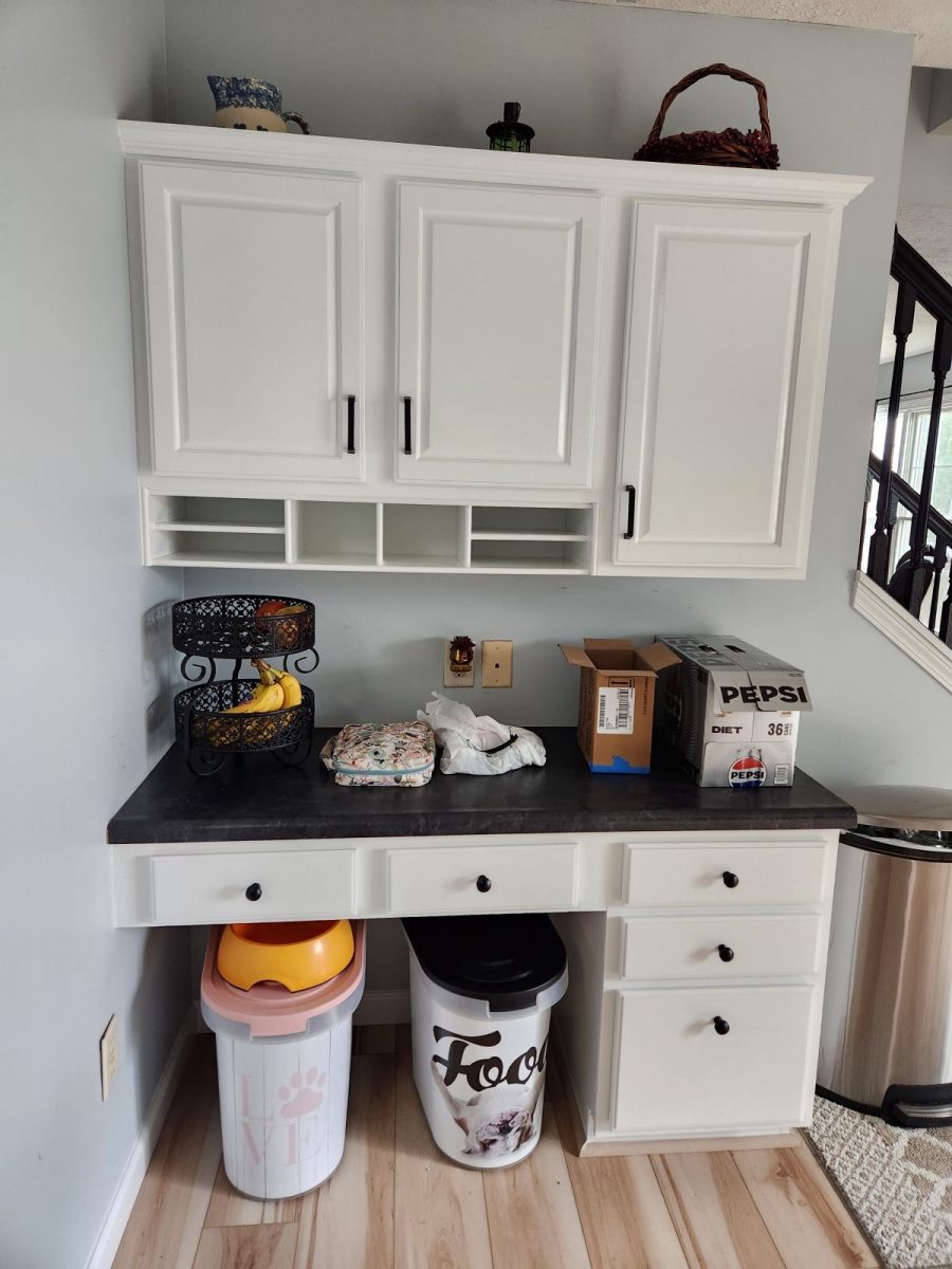 white cabinets Preview Image 3