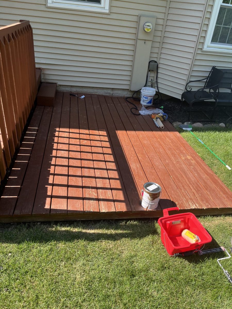 deck with peeling red stain Preview Image 4