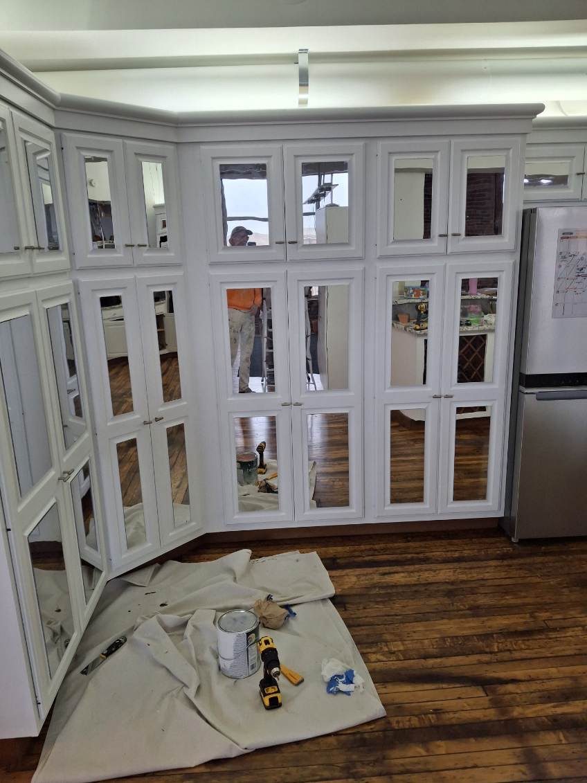 wall of kitchen cabinets with mirror faces Preview Image 1