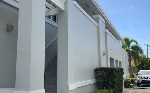 Gables Court - Pillar