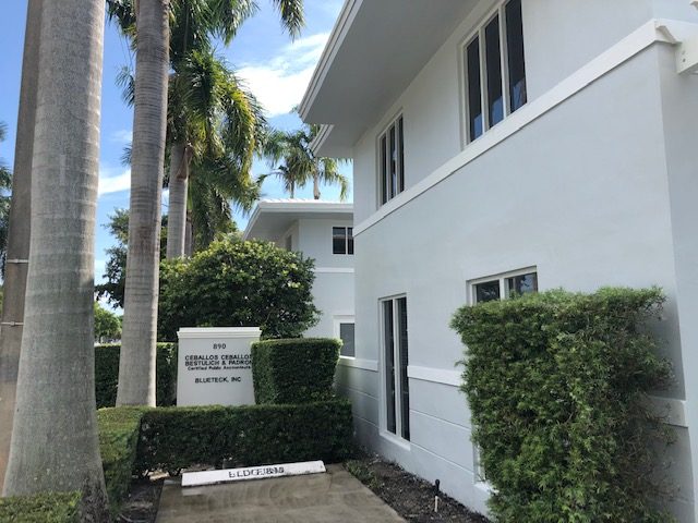 Gables Court - Wall Preview Image 4