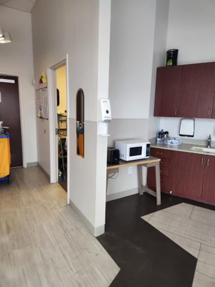 photo of repainted medical center in union city Preview Image 7