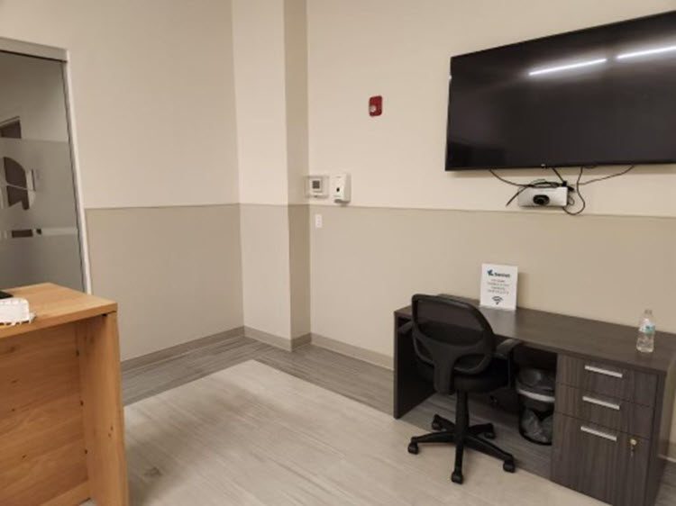 photo of repainted medical center in union city Preview Image 6