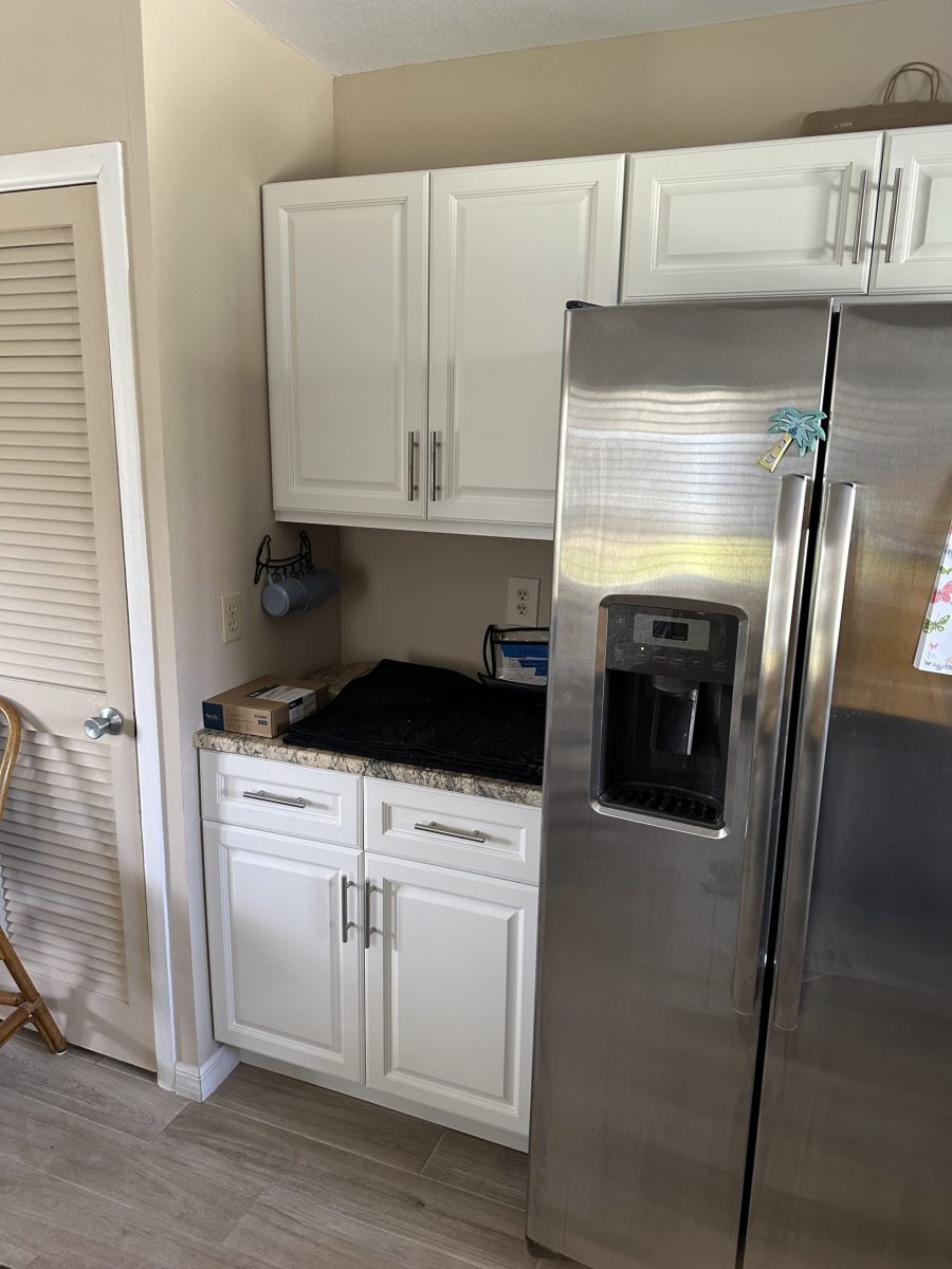 white kitchen cabinets Preview Image 1