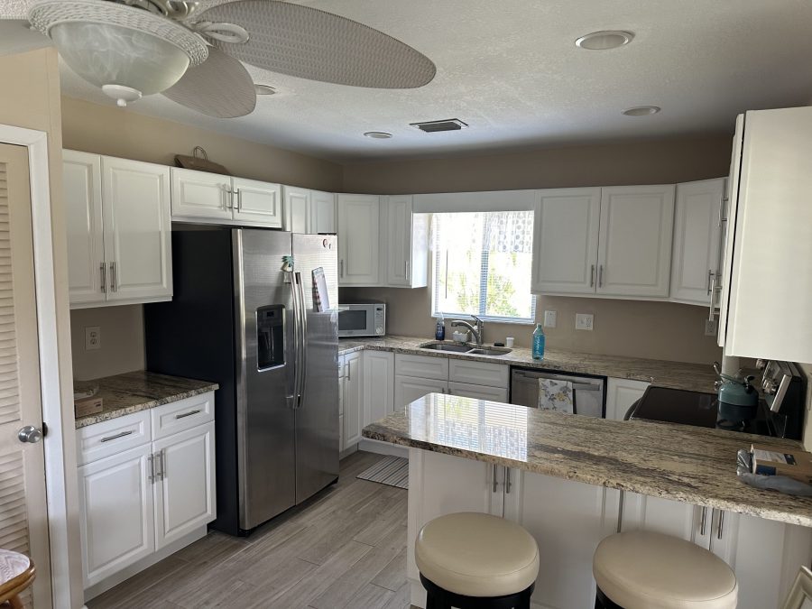 white kitchen cabinets Preview Image 5