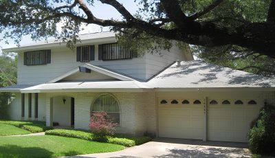 White Home Exterior in Thousand Oaks, TX