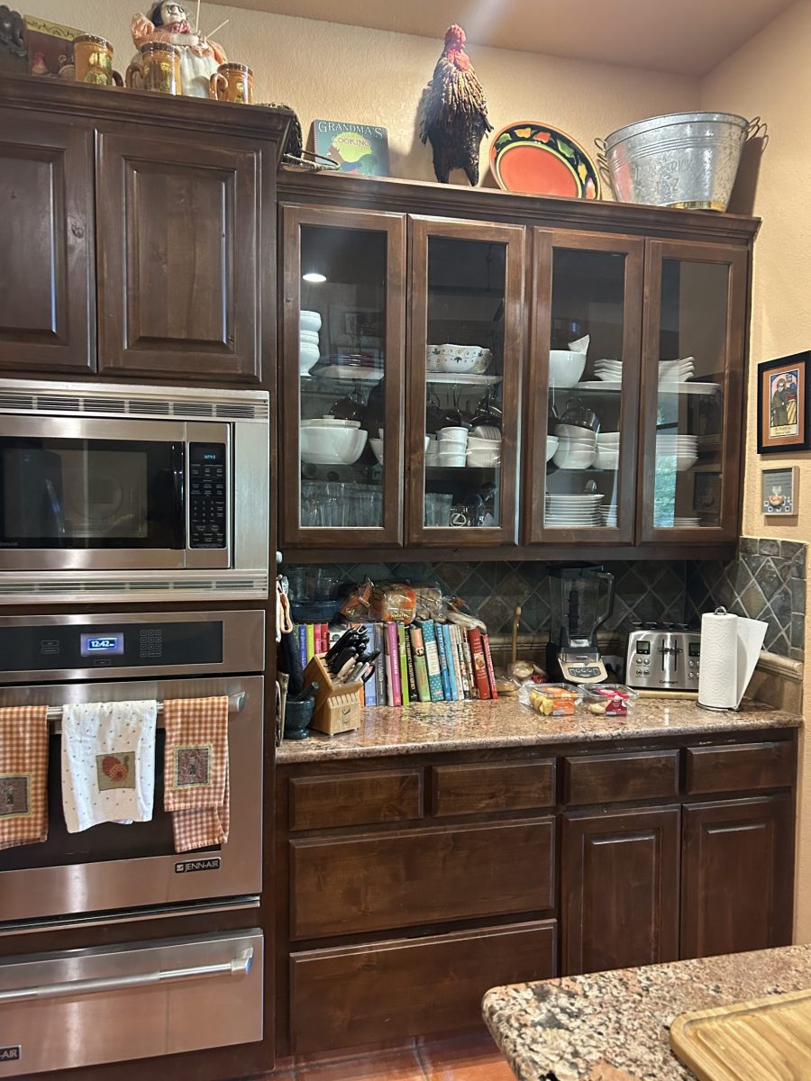 kitchen with dark brown cabinets Preview Image 3