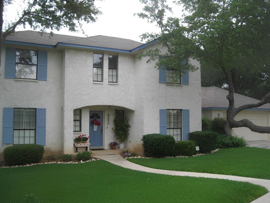 Blue Exterior Accents in Thousand Oaks, TX
