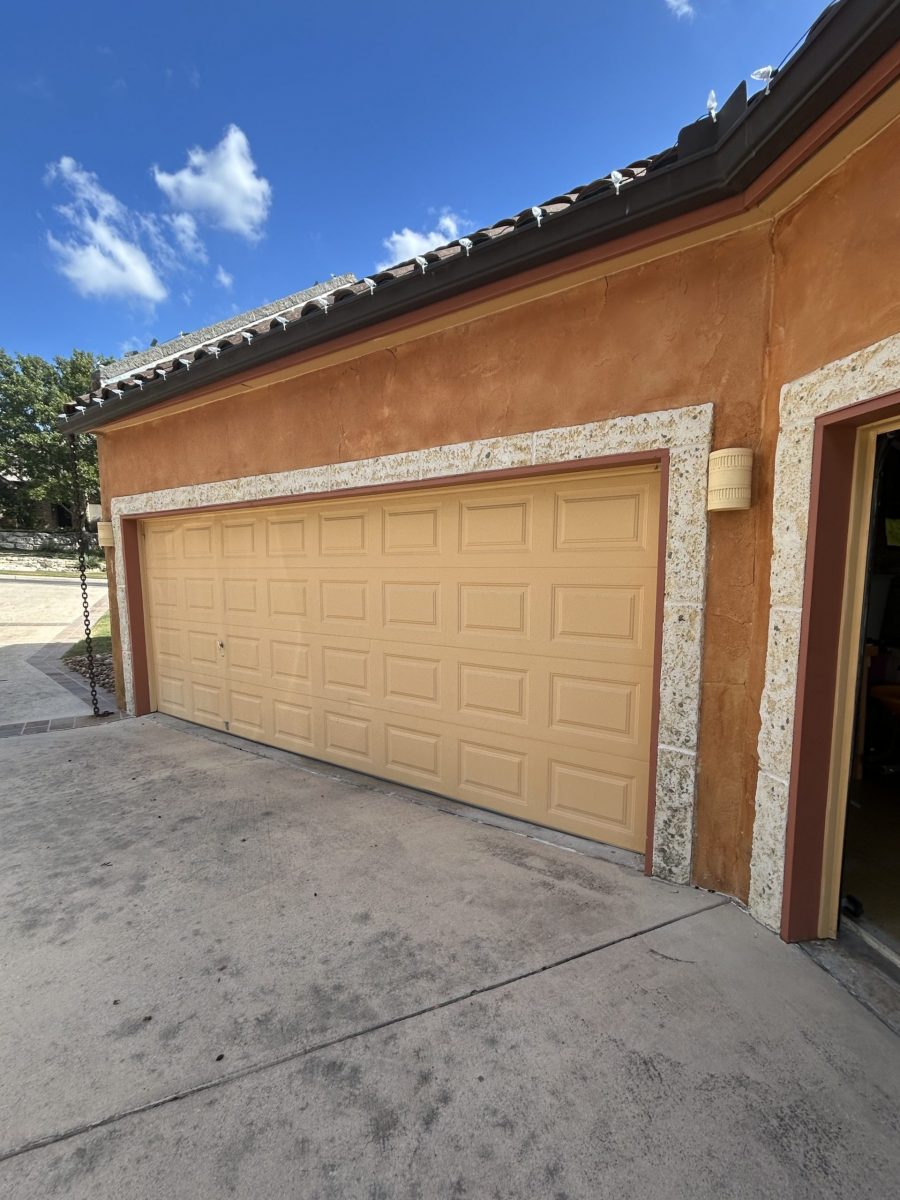 mision style stucco garage exterior before repaint Preview Image 8