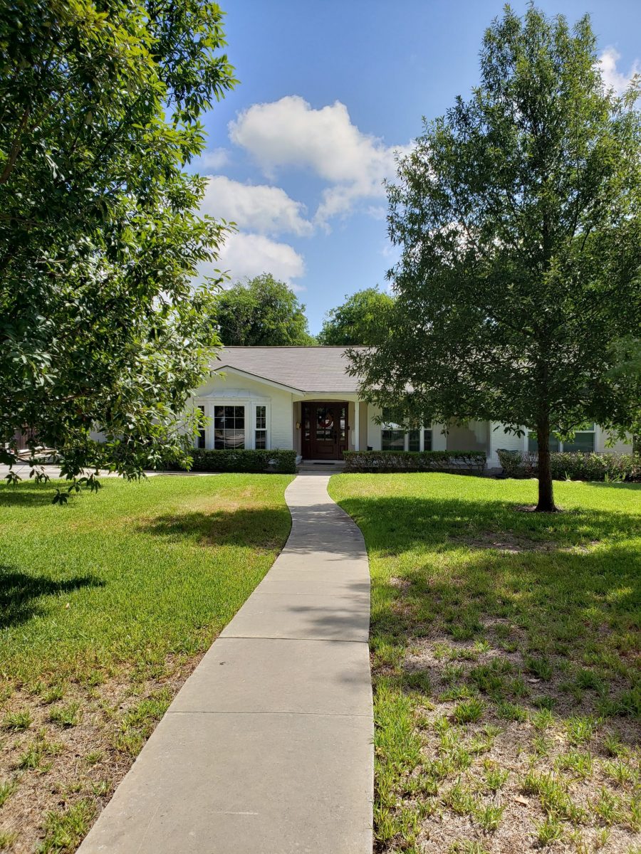 Home in San Antonio with fresh paint Preview Image 4