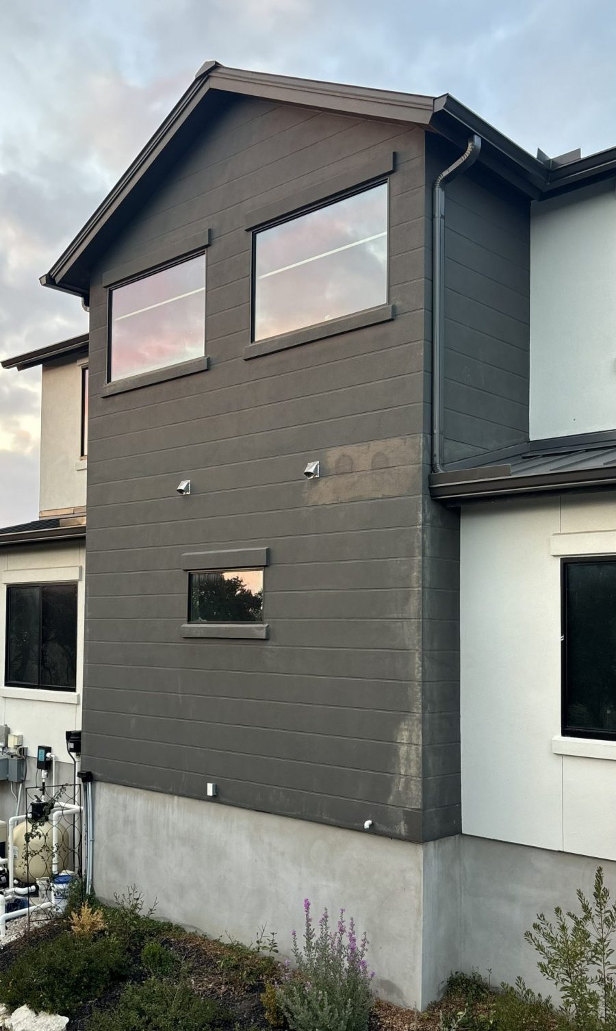 building exterior with paint damage Preview Image 1