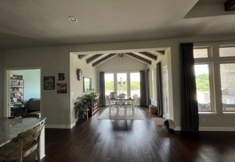 breakfast nook in home