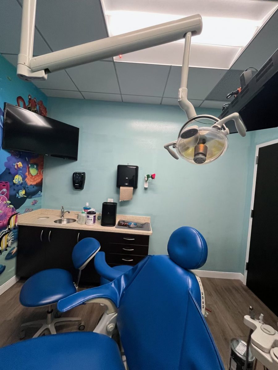 painted dentist treatment room Preview Image 1