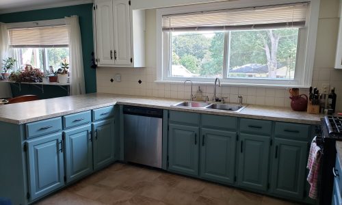 Two-Toned Cabinets
