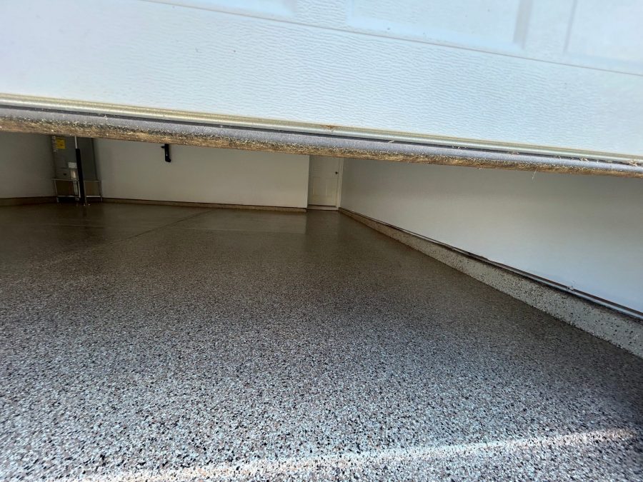 garage floor with polyaspartic coating Preview Image 3