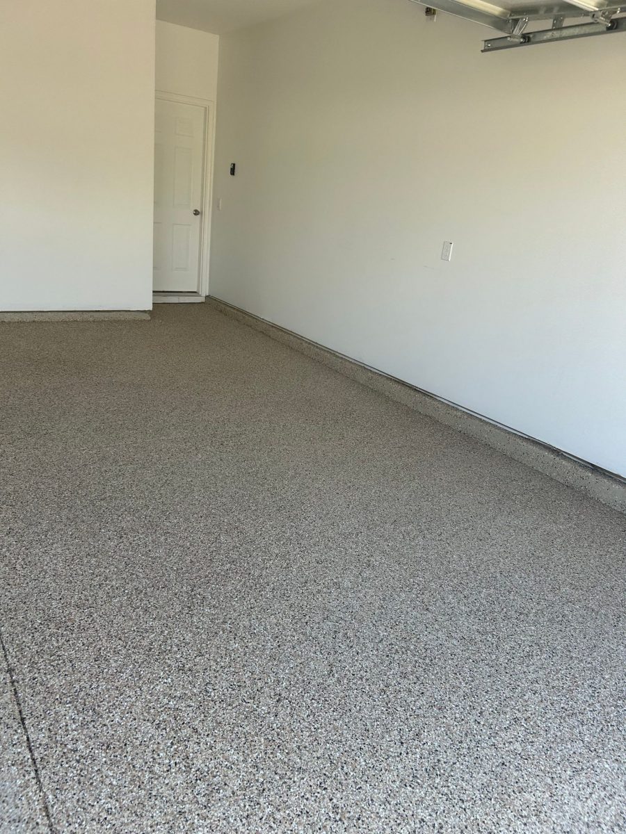 garage floor with polyaspartic coating Preview Image 1