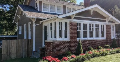 St. Elmo – Exterior