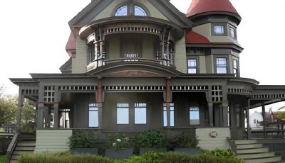 Oak Park Multistory Property