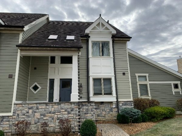 condo exterior before painting Preview Image 27