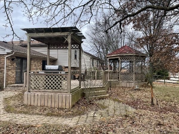 worn deck and gazebo Preview Image 19