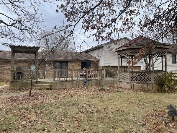 deck on back of house Preview Image 16