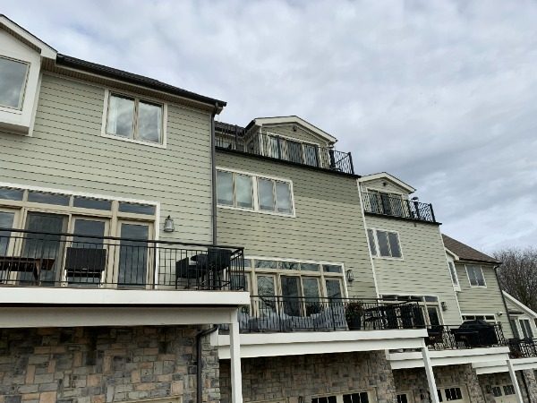 condo exterior before painting Preview Image 22