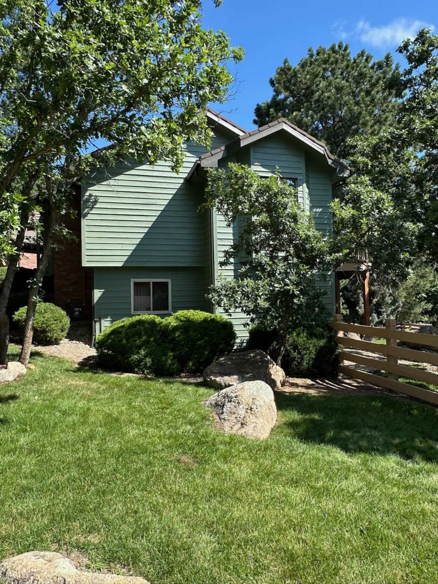 house with green painted siding Preview Image 3