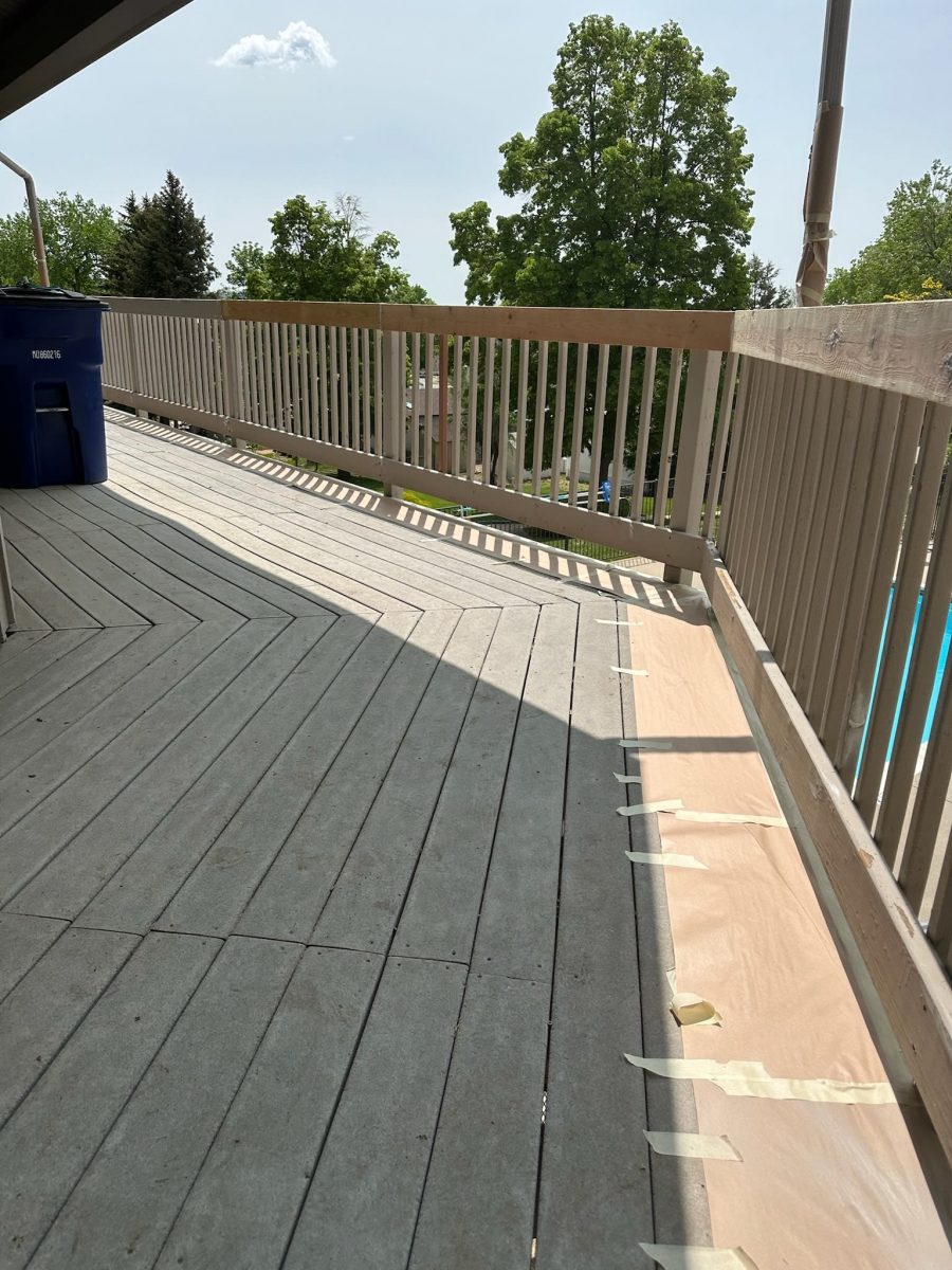 deck railing with replacement wood sections Preview Image 1