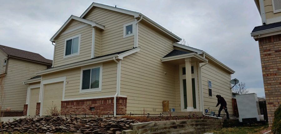 residential exterior side view Preview Image 1