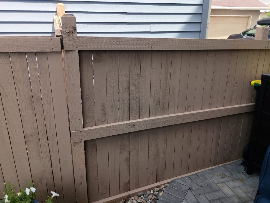 stained fence in neutral color Preview Image 3