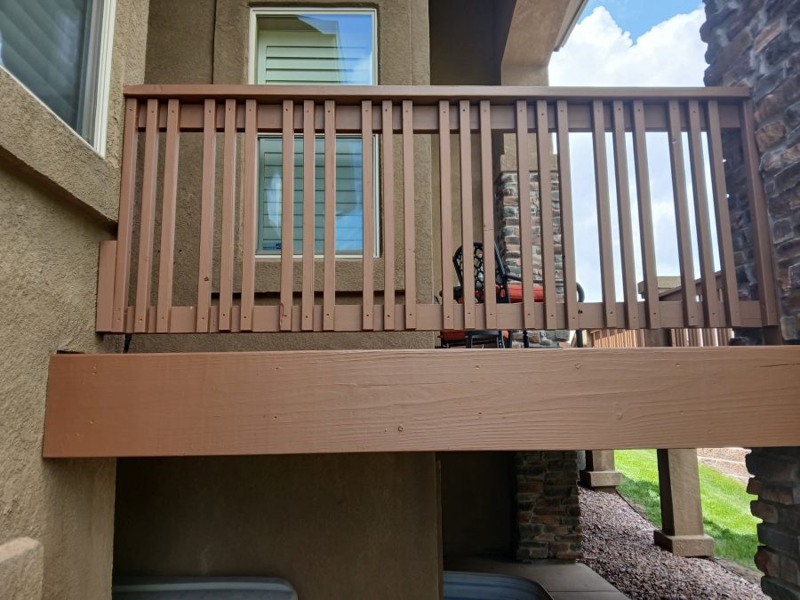 railing of wooden deck Preview Image 1