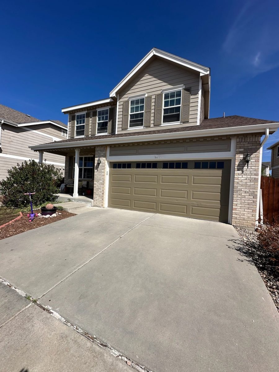 house exterior with painted garage and shutters Preview Image 1