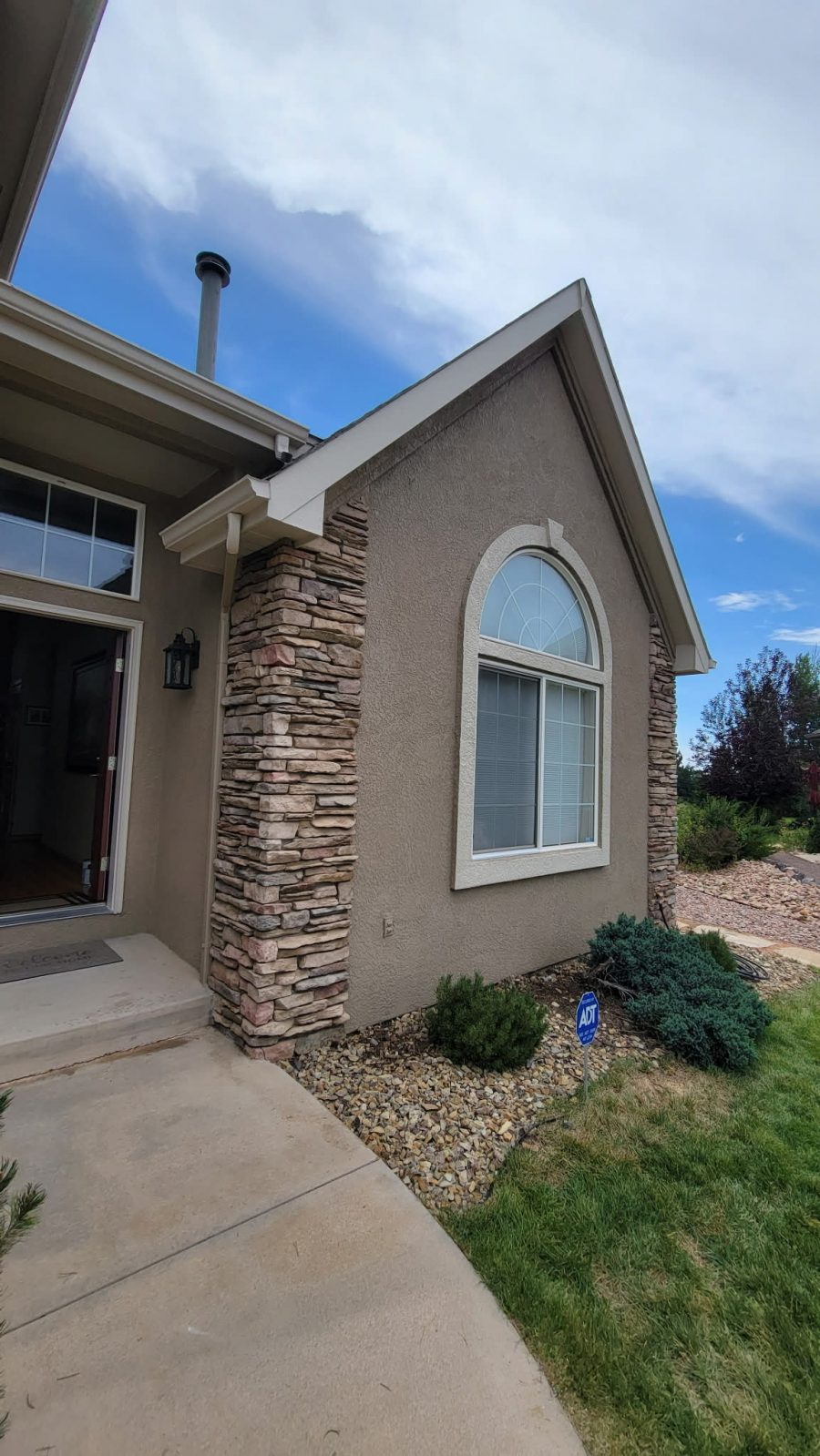 painted stucco home exterior Preview Image 1