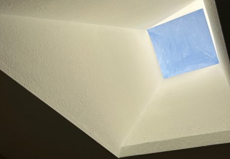 skylight in ceiling