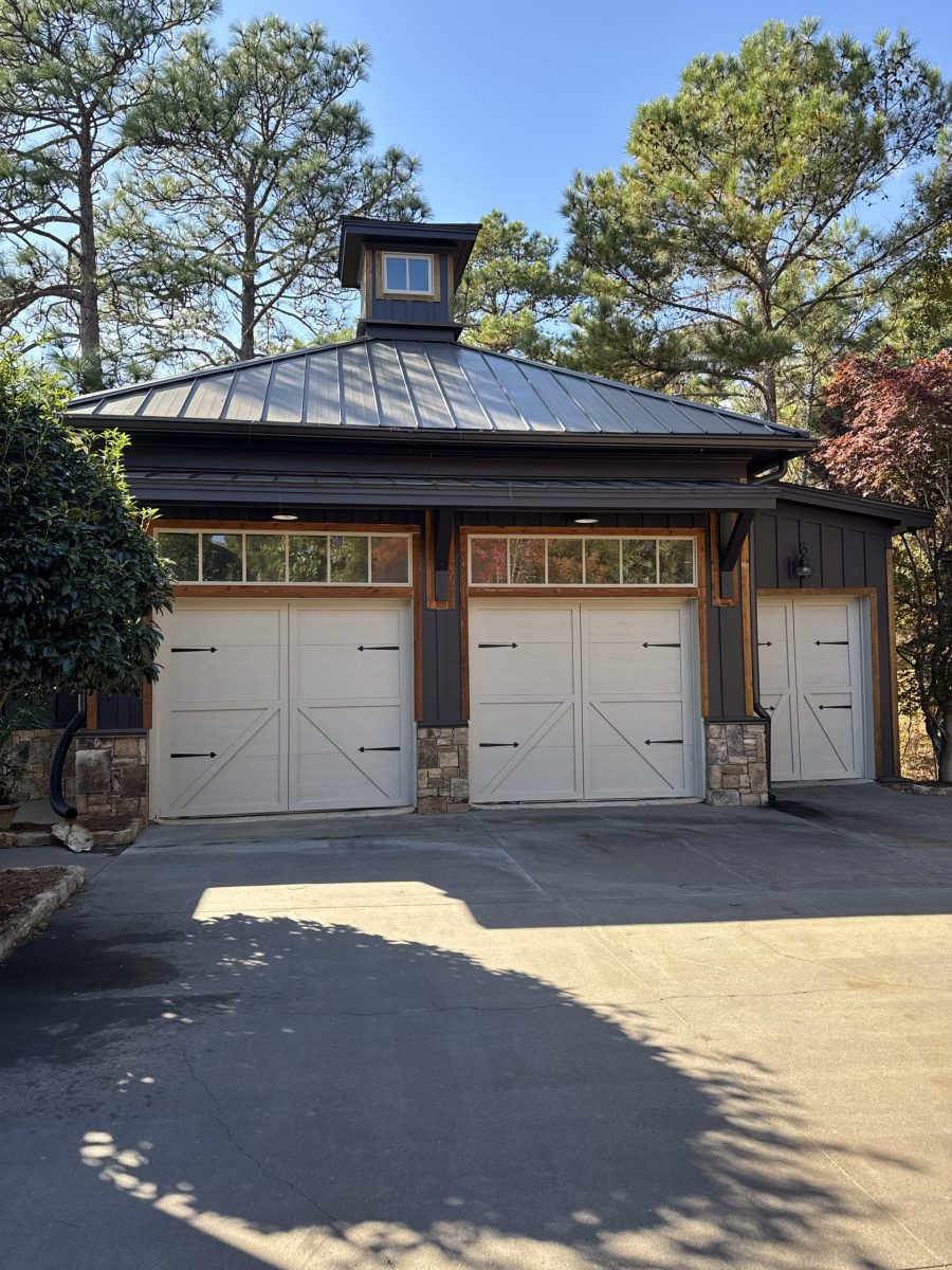 repainted garage exterior Preview Image 5