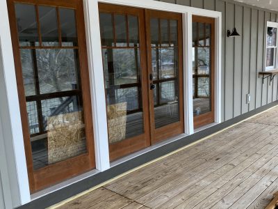LAKESIDE INT PORCH