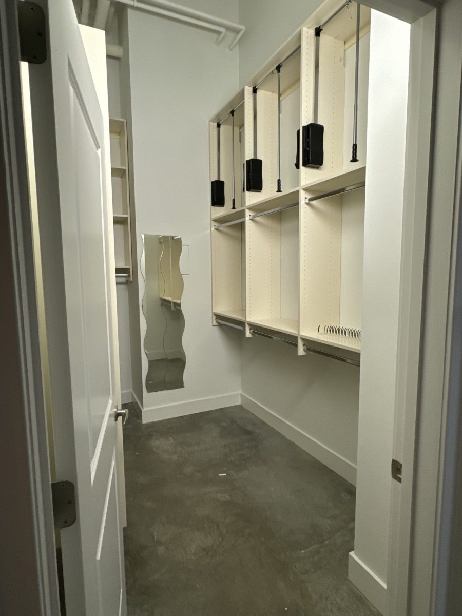 Master Closet (After) Preview Image 1