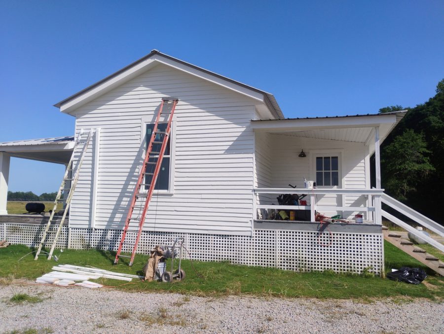 left side of house with new exterior paint Preview Image 2