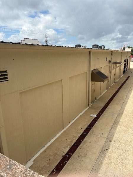 rear side of retail building Preview Image 6