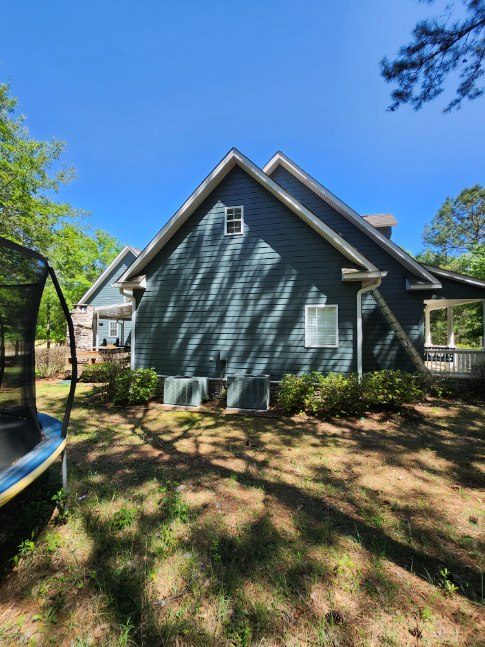 Left View of Exterior Home Preview Image 1
