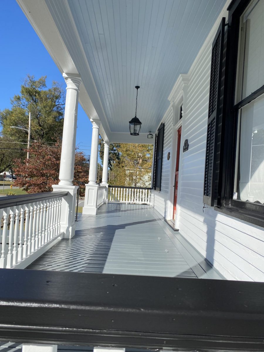 white home Preview Image 2