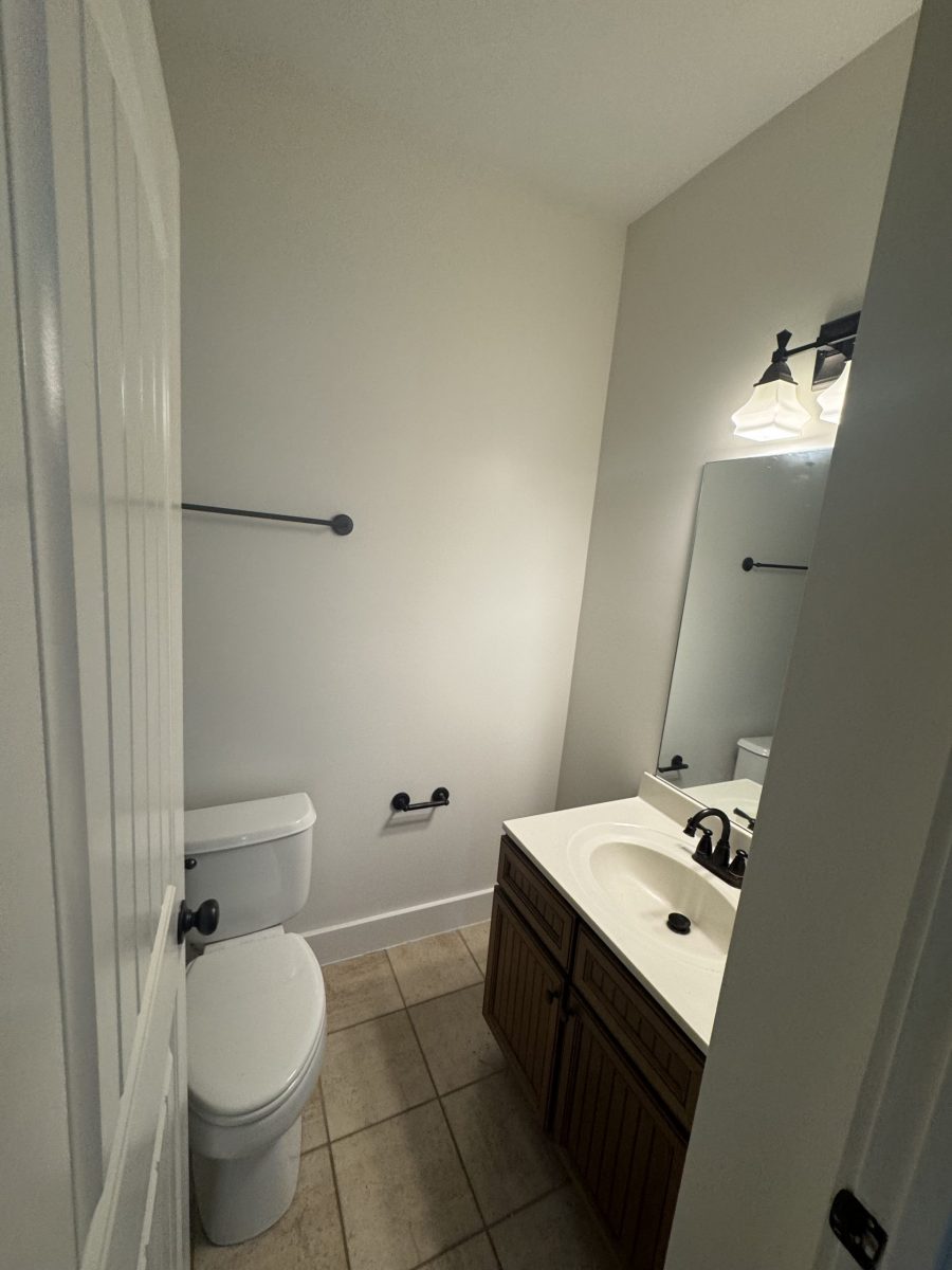 condo bathroom after repaint Preview Image 1