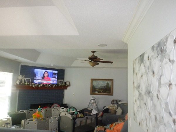 living room with popcorn ceiling Preview Image 6
