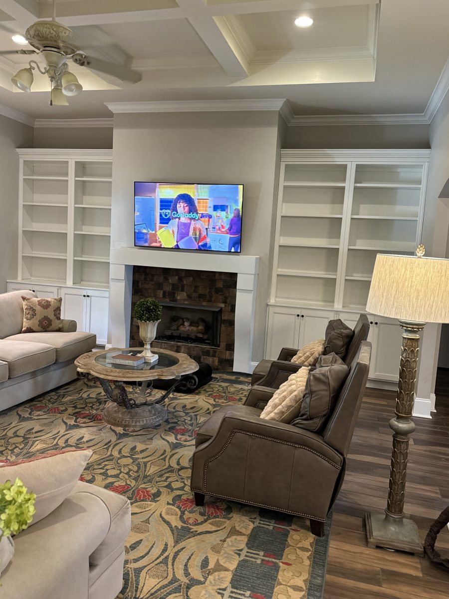 Family Room Cabinets Preview Image 3