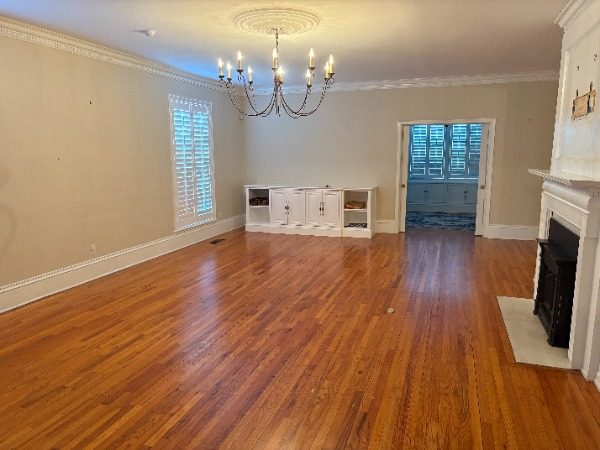 OLD LIVING ROOM Preview Image 9